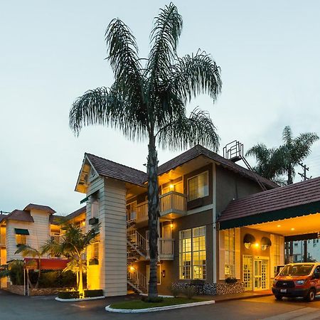 Ramada by Wyndham Costa Mesa/Newport Beach Bagian luar foto