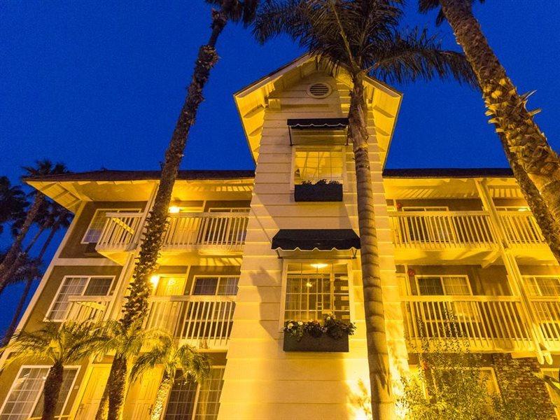 Ramada by Wyndham Costa Mesa/Newport Beach Bagian luar foto