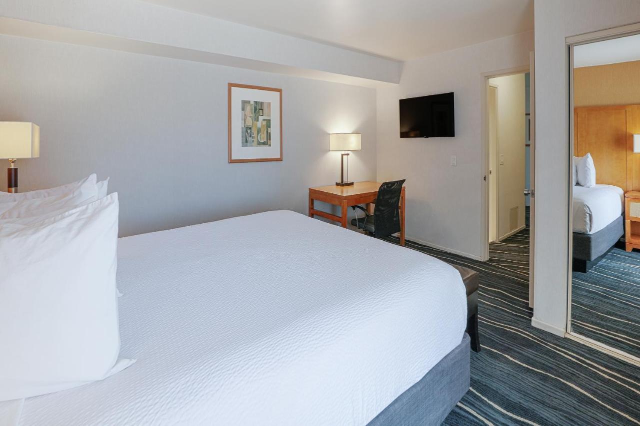 Ramada by Wyndham Costa Mesa/Newport Beach Bagian luar foto