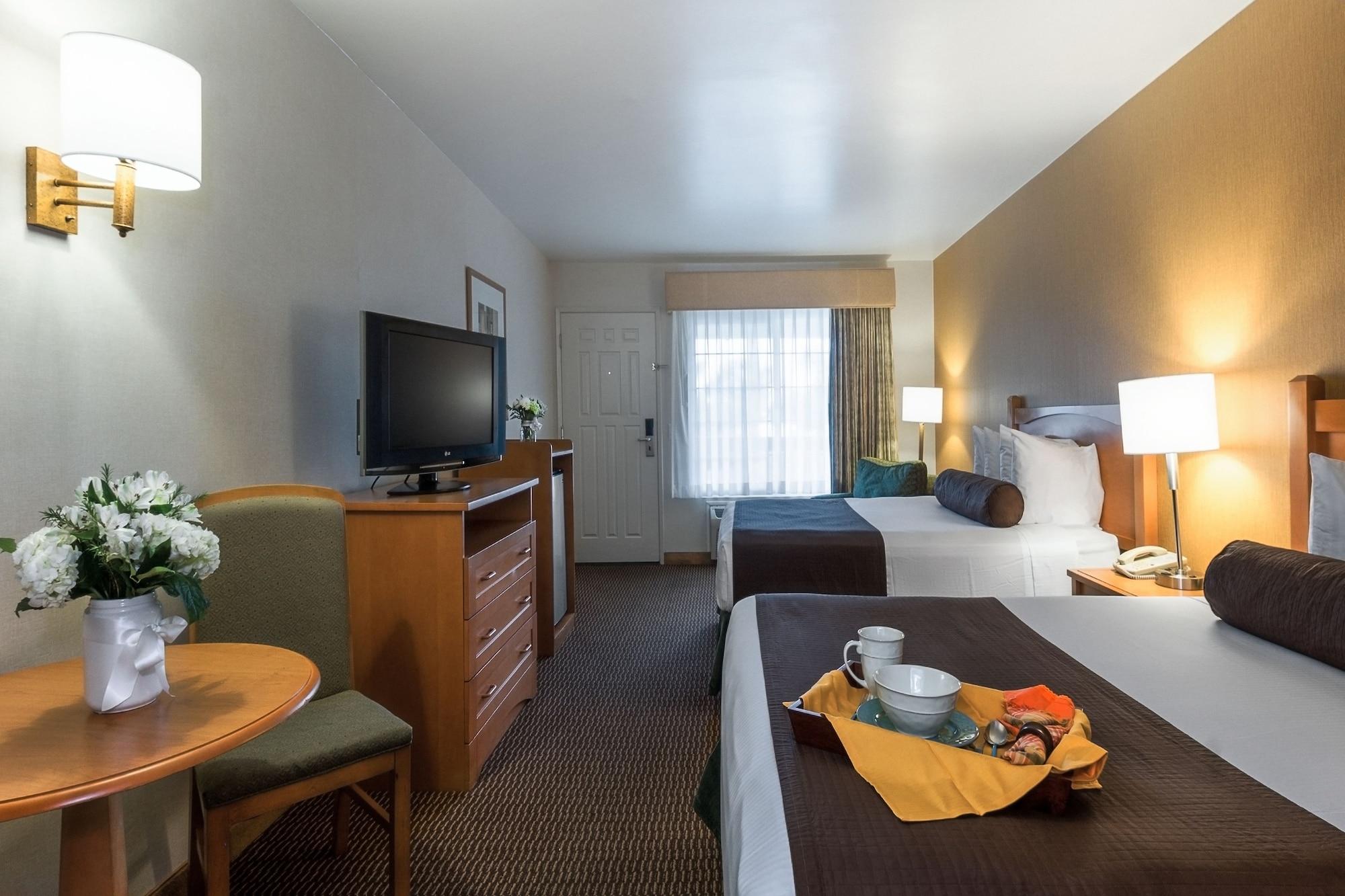 Ramada by Wyndham Costa Mesa/Newport Beach Bagian luar foto