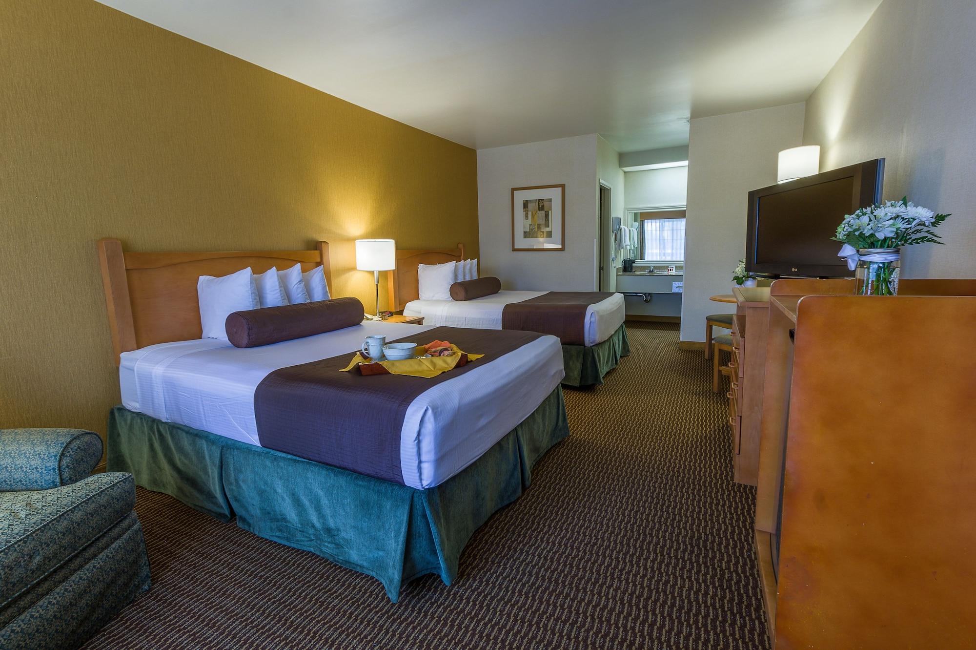Ramada by Wyndham Costa Mesa/Newport Beach Bagian luar foto
