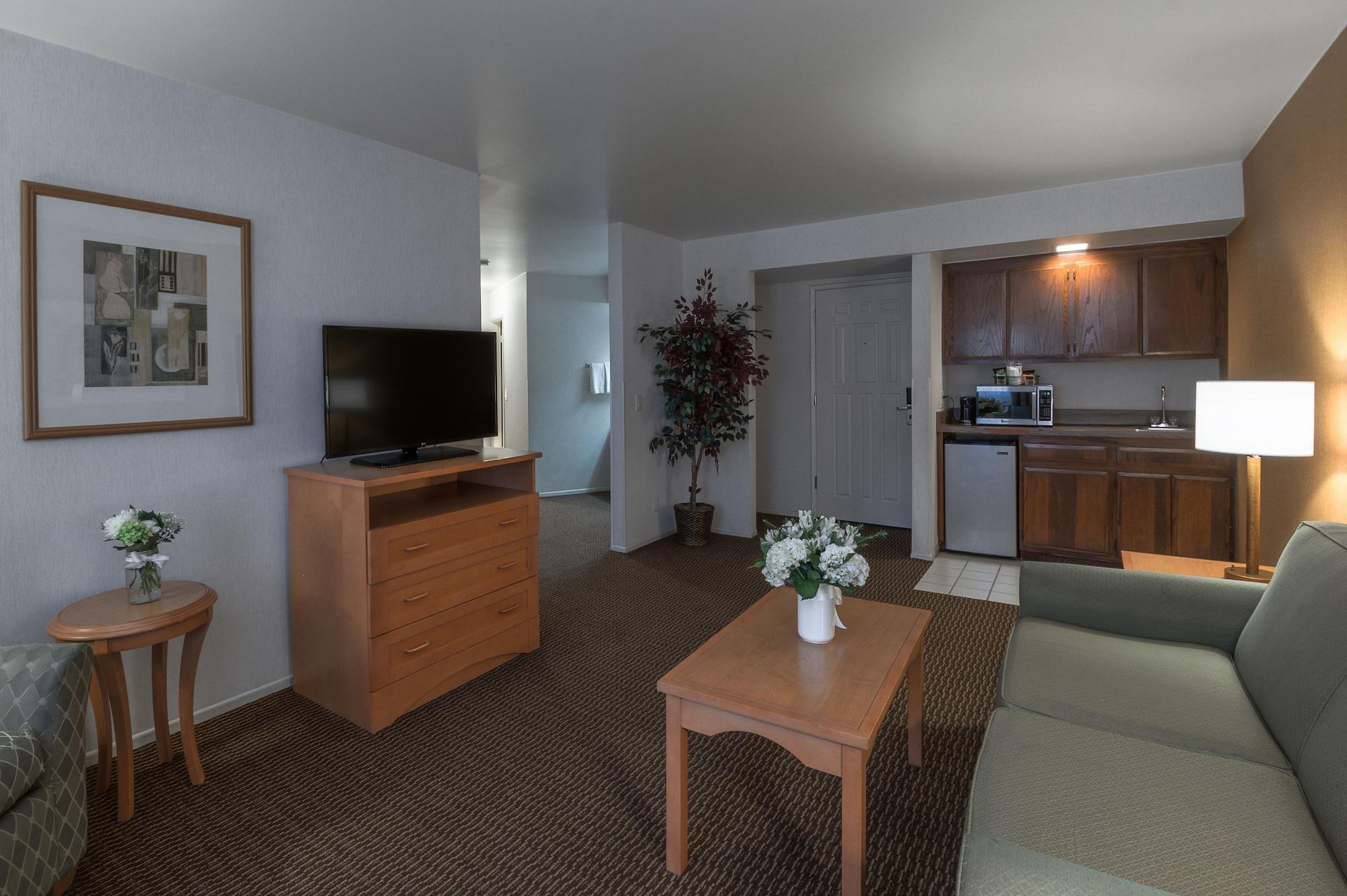 Ramada by Wyndham Costa Mesa/Newport Beach Bagian luar foto