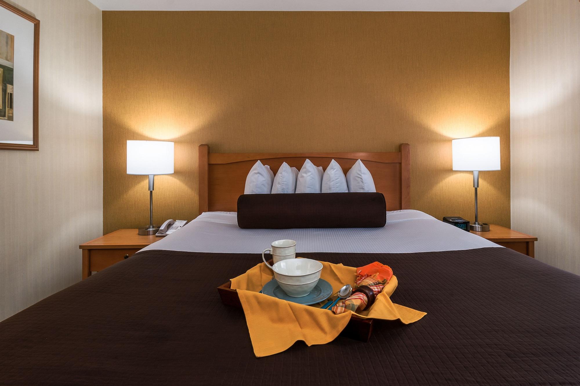 Ramada by Wyndham Costa Mesa/Newport Beach Bagian luar foto