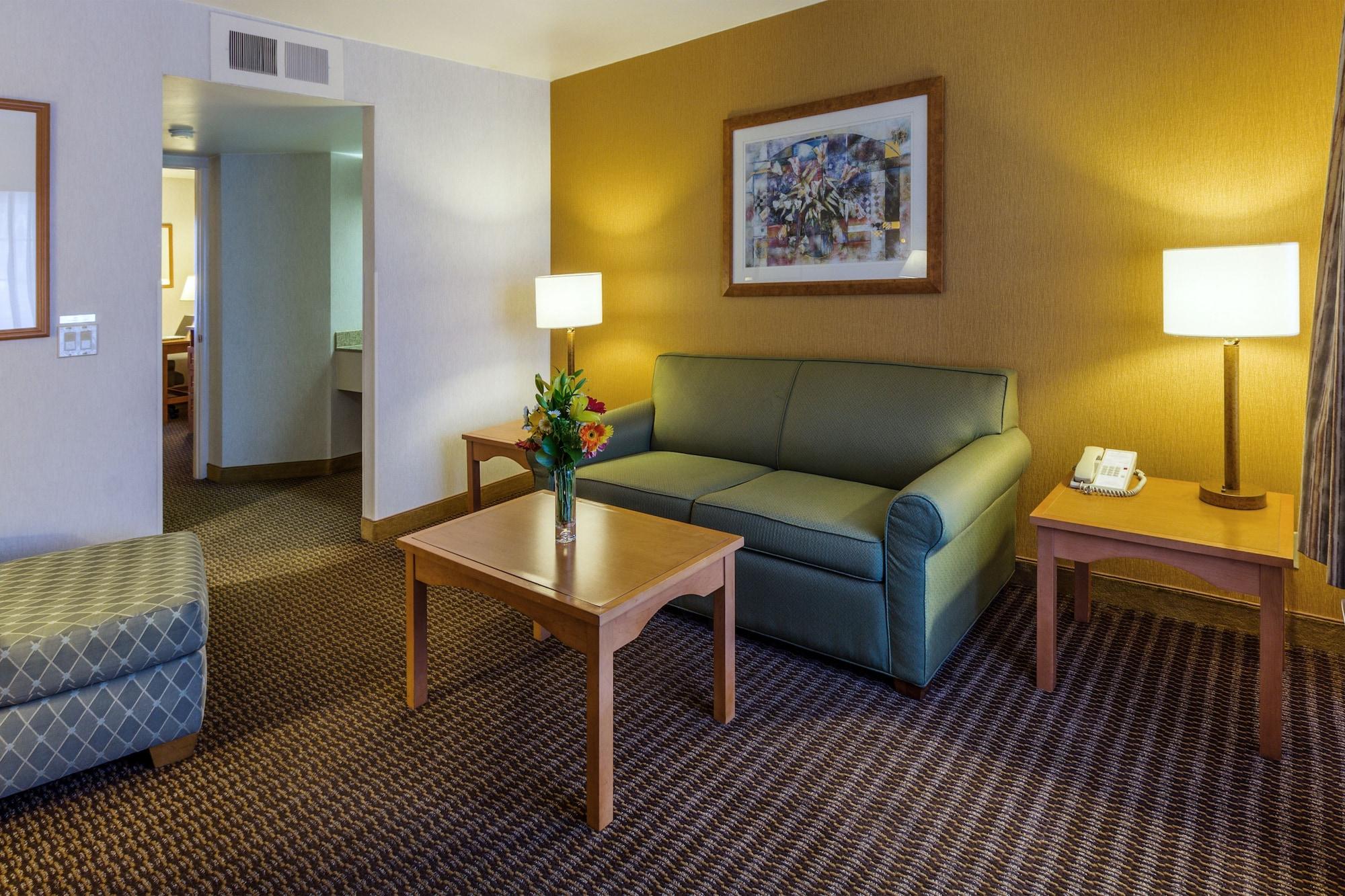 Ramada by Wyndham Costa Mesa/Newport Beach Bagian luar foto