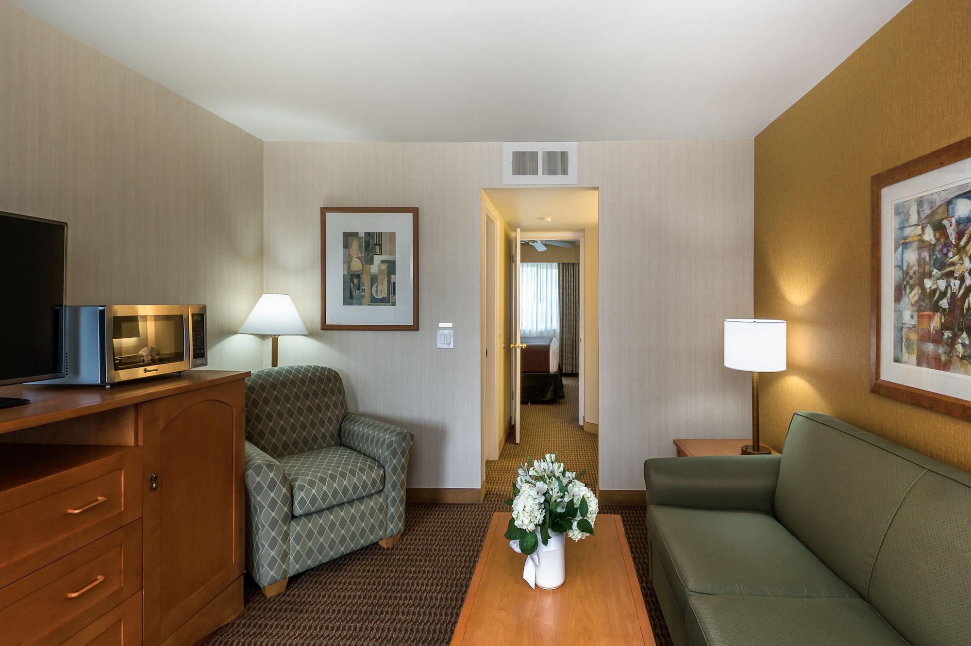 Ramada by Wyndham Costa Mesa/Newport Beach Bagian luar foto