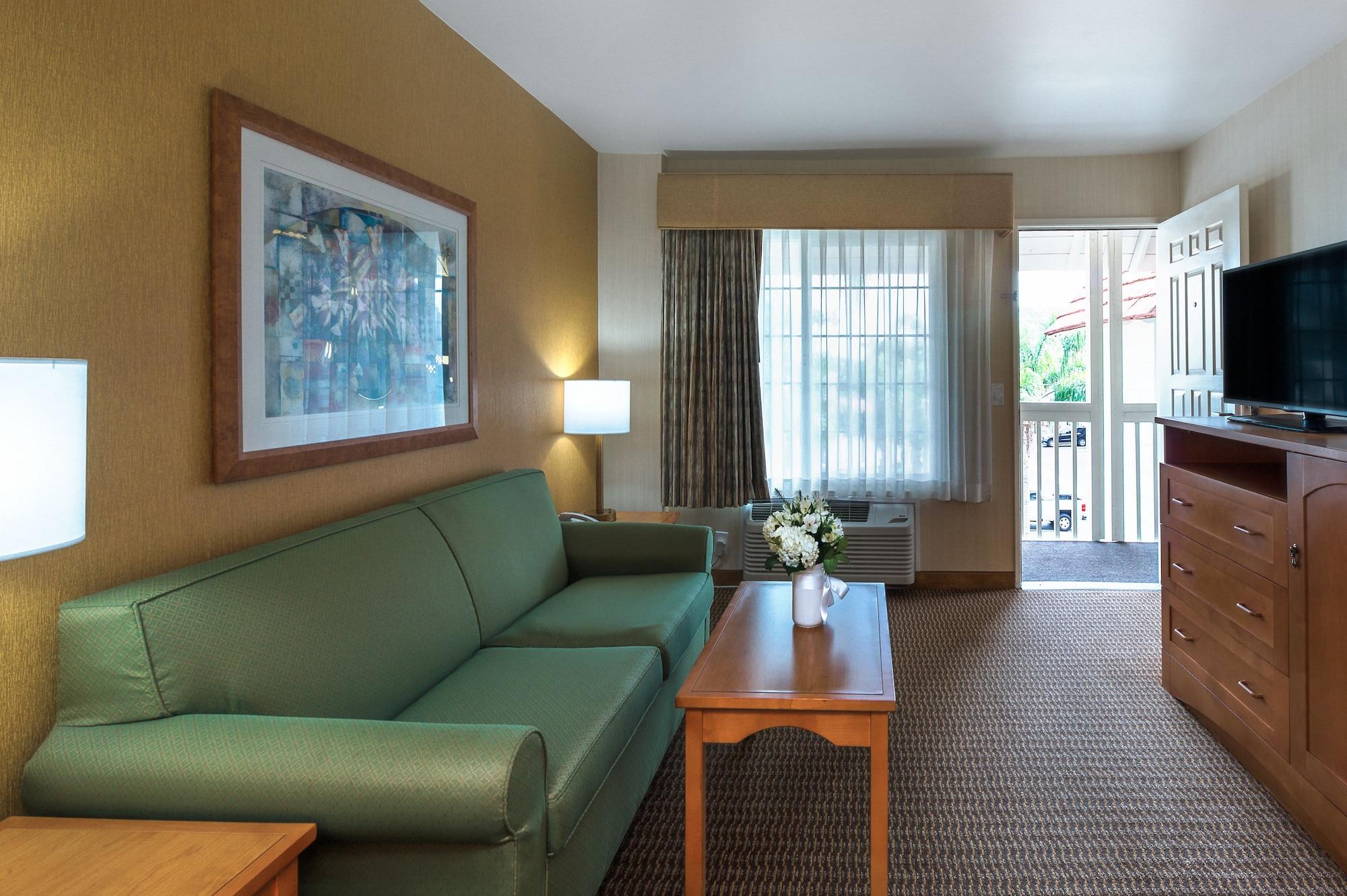 Ramada by Wyndham Costa Mesa/Newport Beach Bagian luar foto