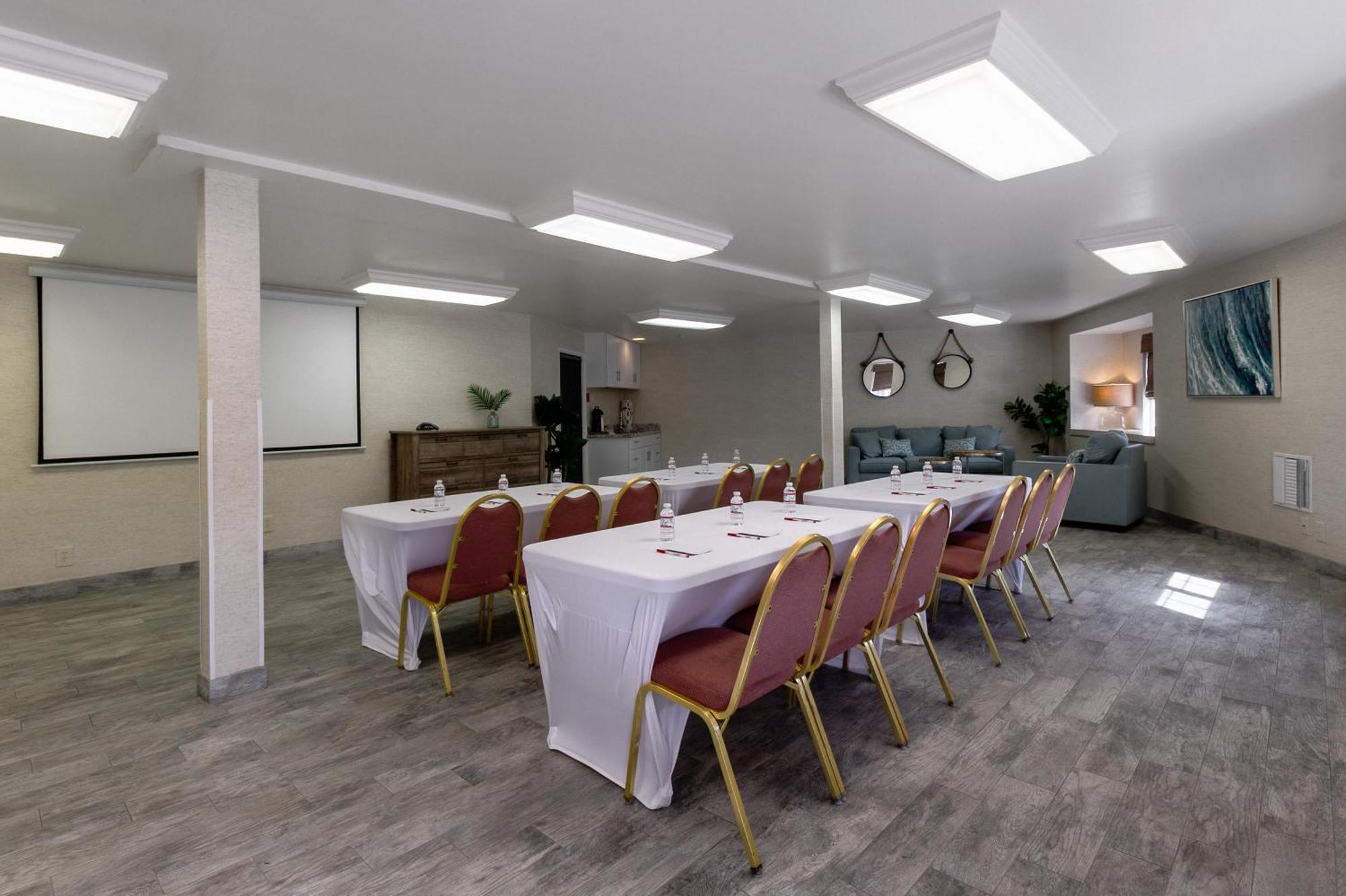 Ramada by Wyndham Costa Mesa/Newport Beach Bagian luar foto